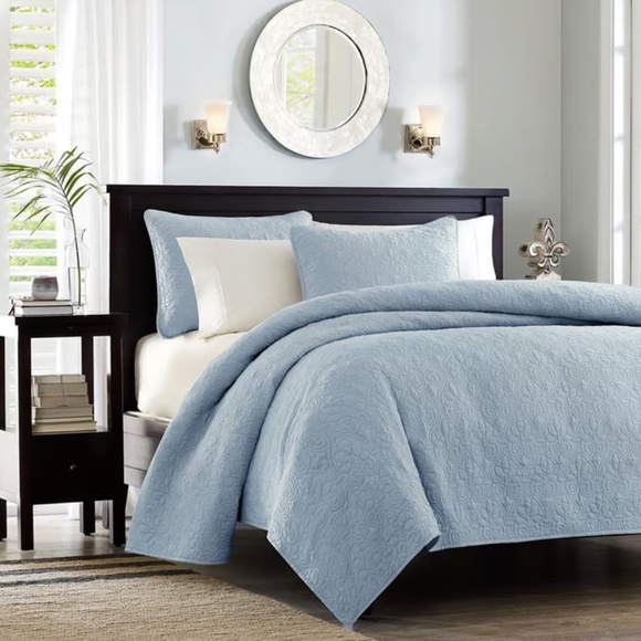 BRAND NEW Madison Park Light Blue Quilt Set – Full/Queen - Picture 1 of 6